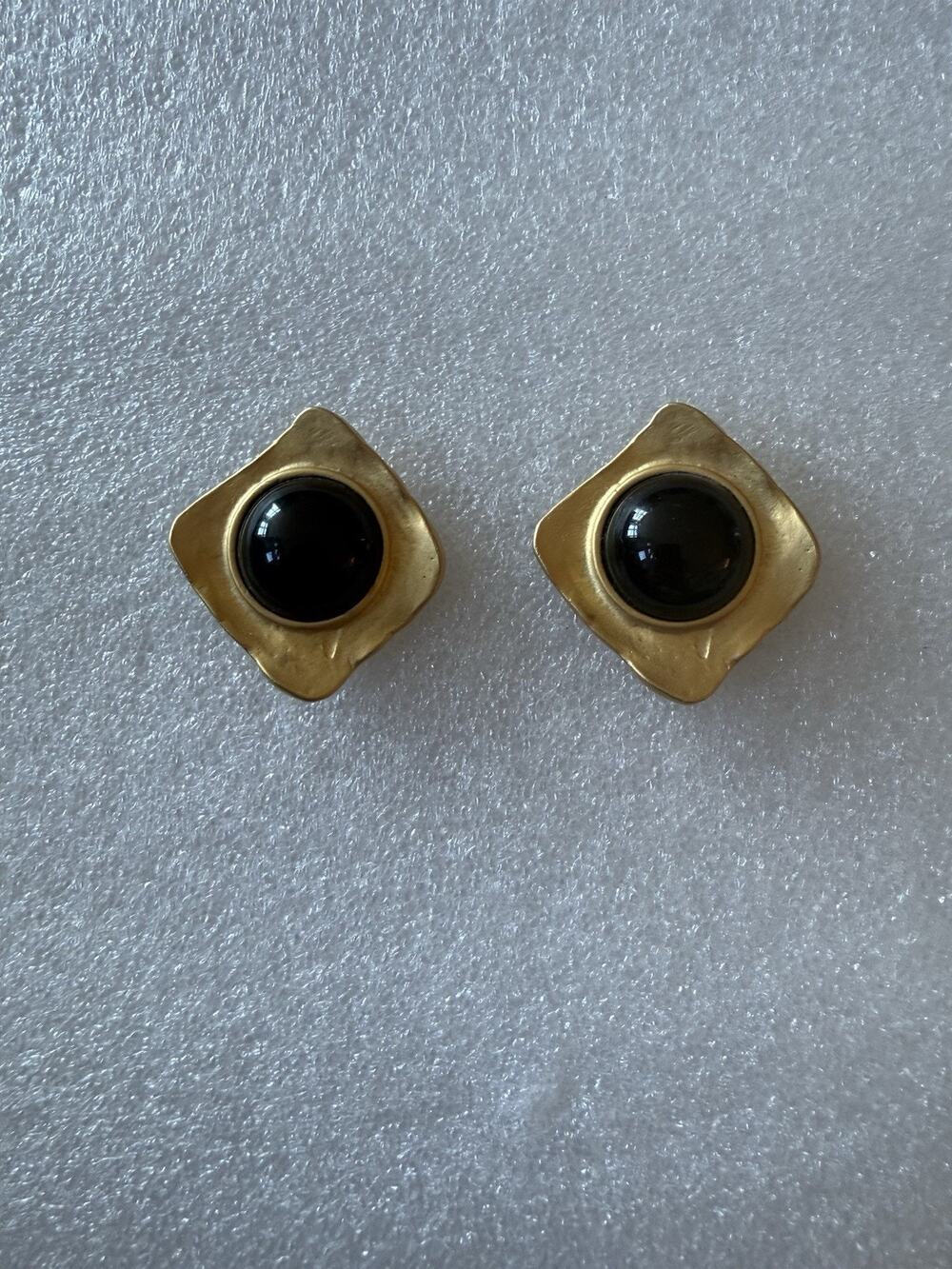 VTG Hammered Gold Tone Square Retro 80s Pierced Earrings